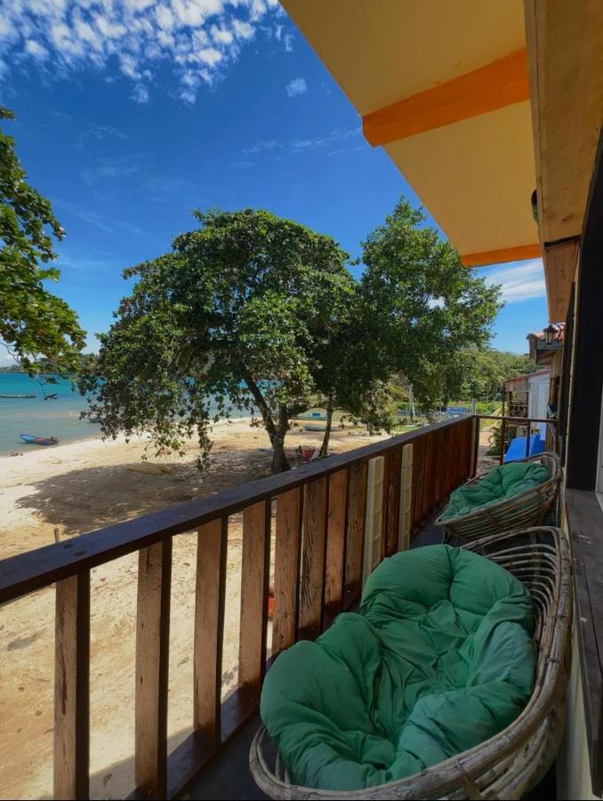 Seashell Guesthouse, Bar And Tattoos ロンサレム島 エクステリア 写真